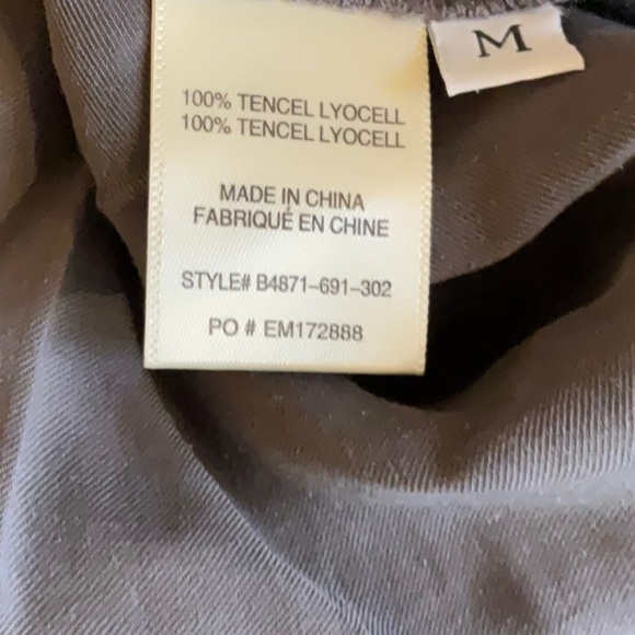 Bella Dahl Smocked Top dark grey - Picture 7 of 7